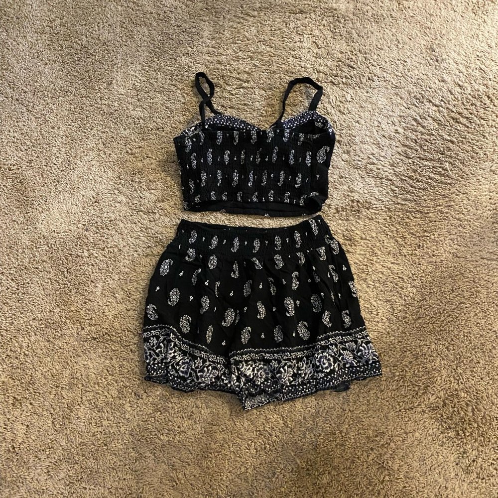 Black and White Crop Top and Short Set - Picture 4 of 4
